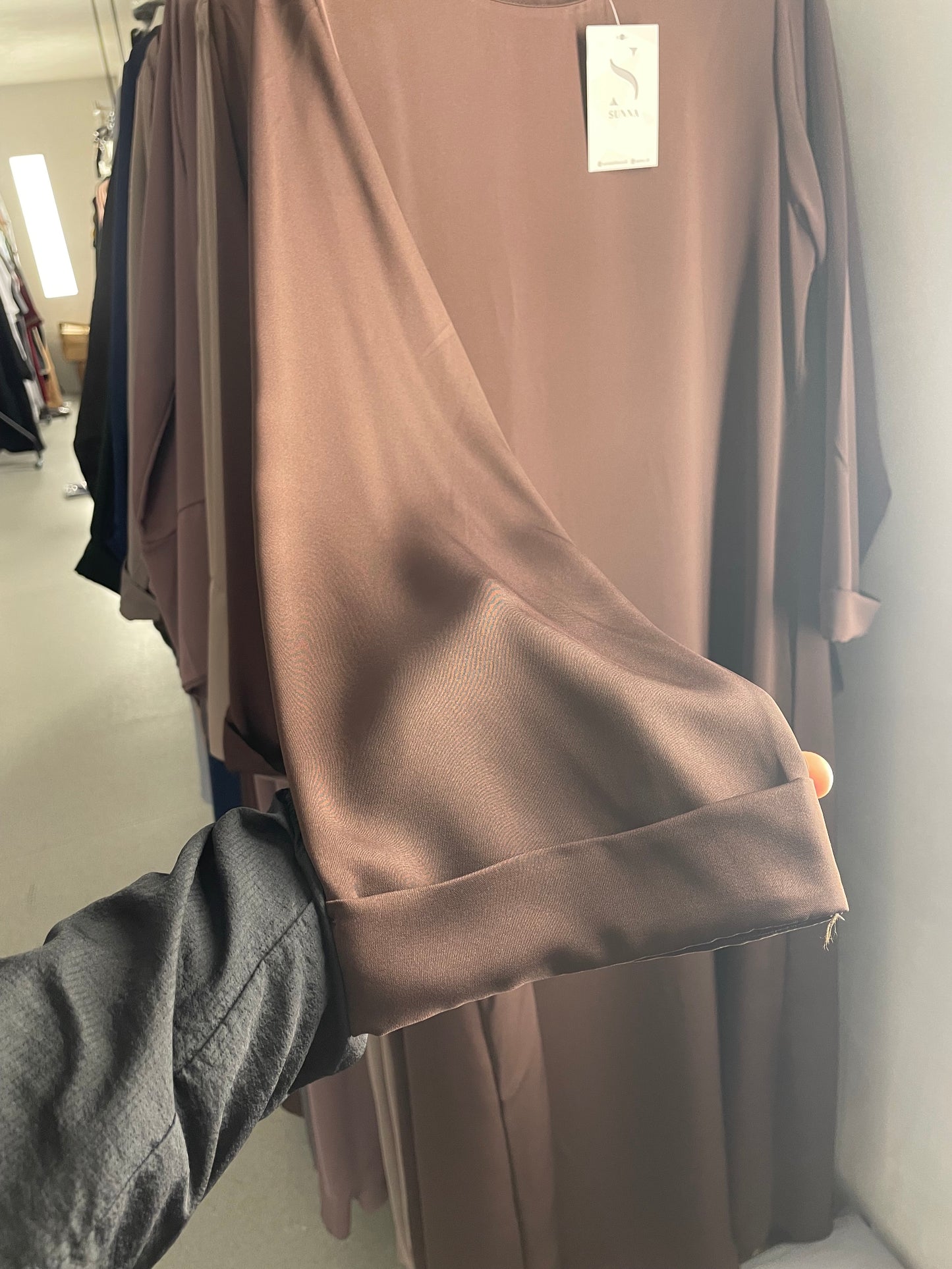 Brown cuff closed abaya