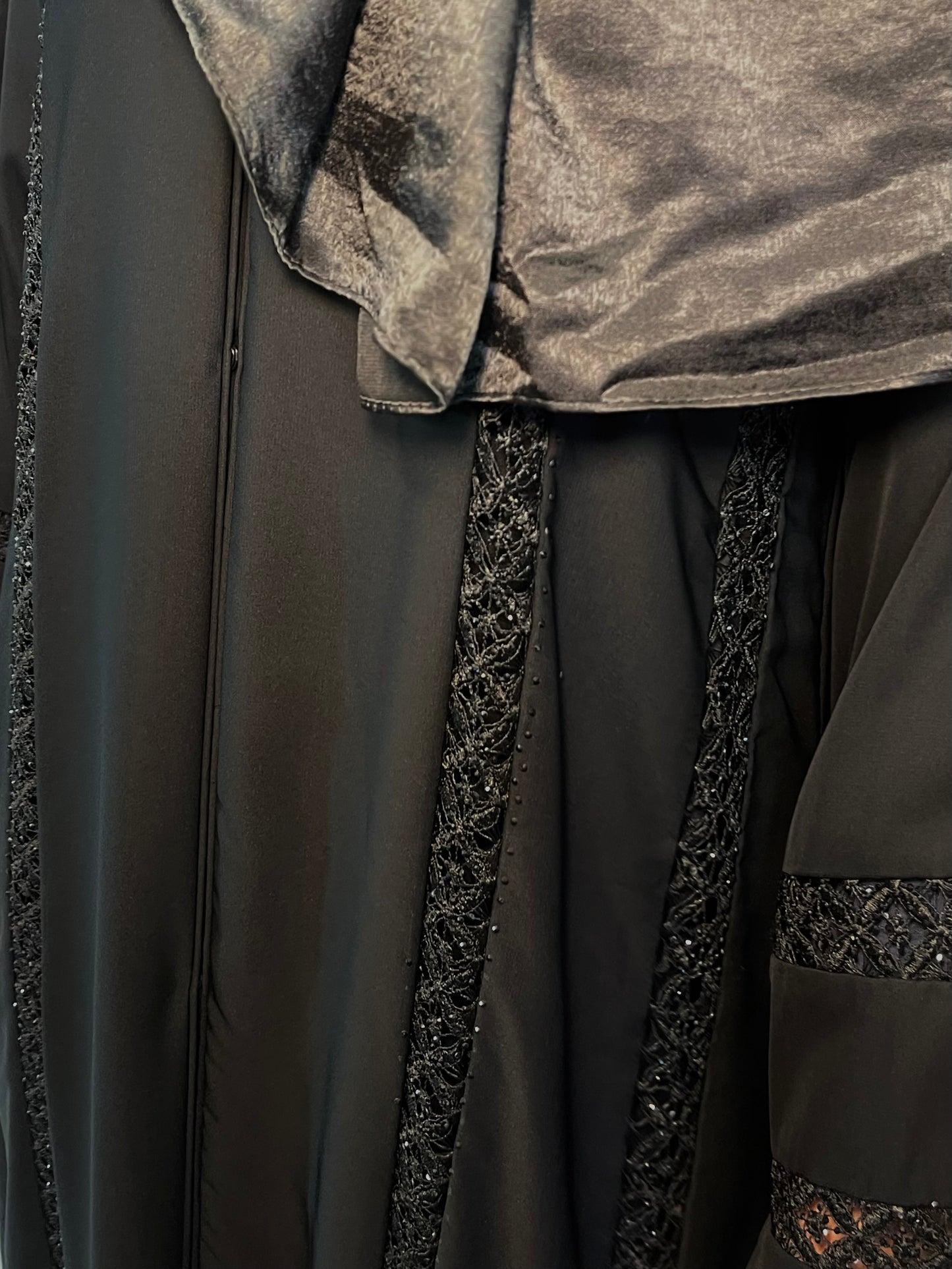 Balck lace embroidery detail open abaya