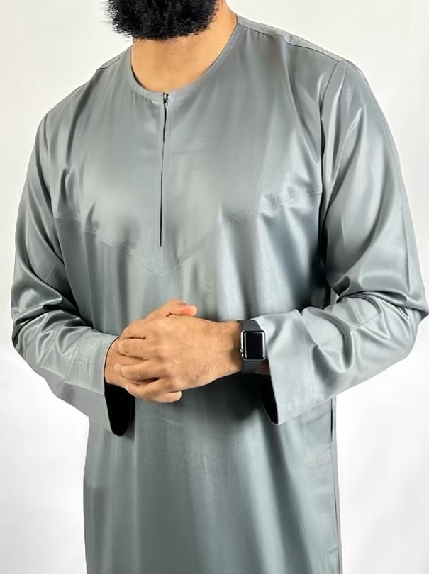 Silver/grey Omani thobe