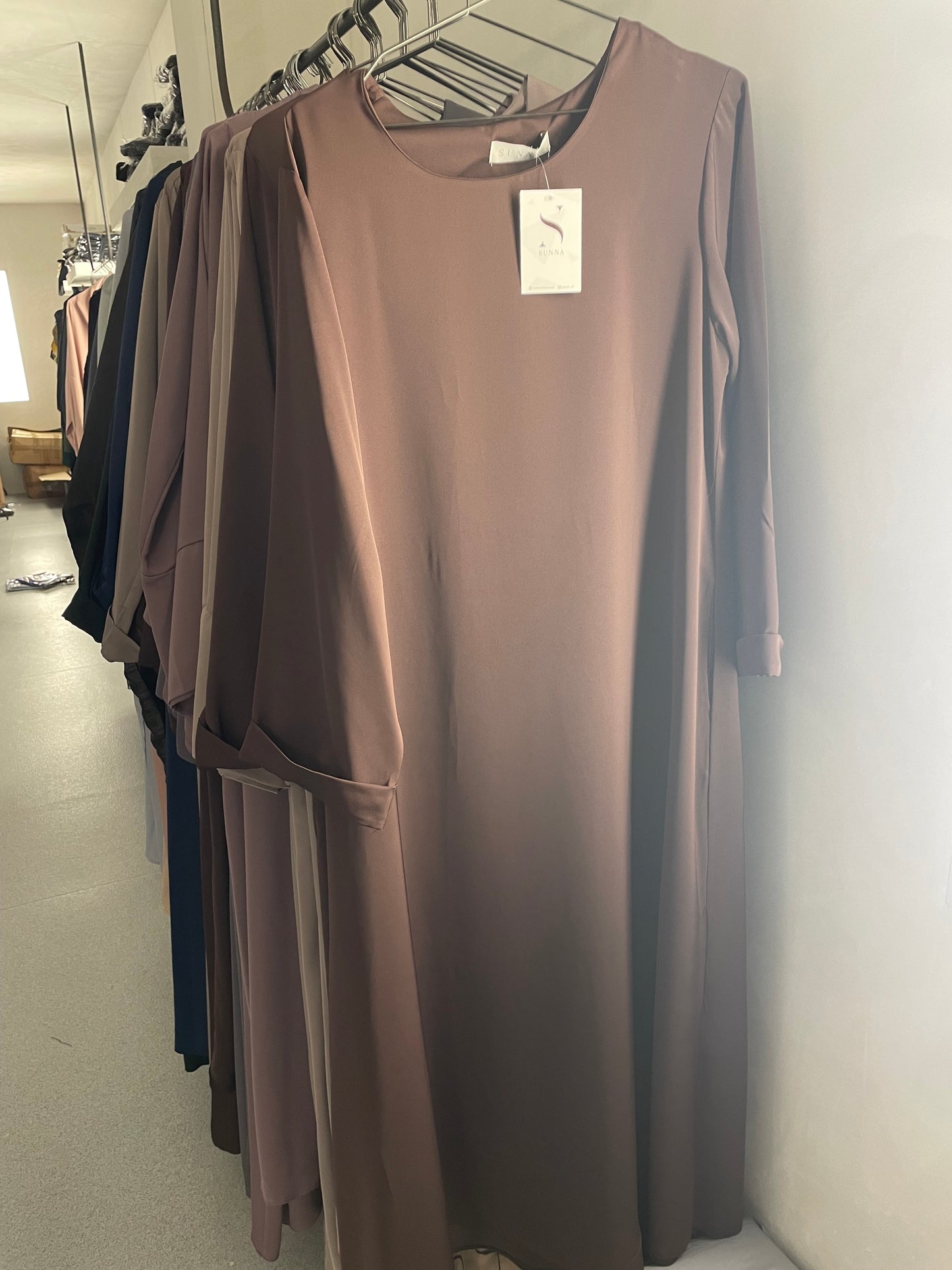 Brown cuff closed abaya