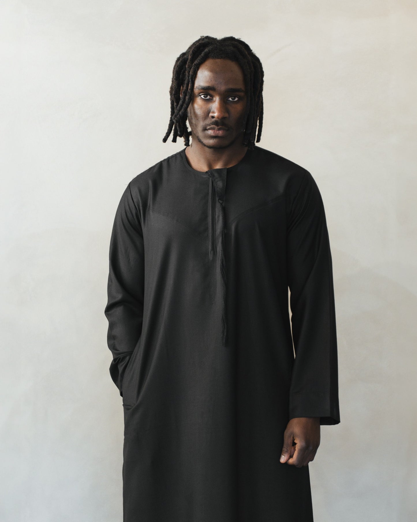 Black Omani/Emirati thobe